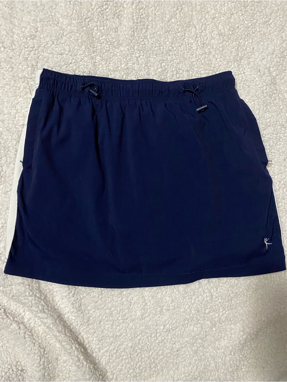 Danskin now women’s size medium 8-10 navy blue skirt